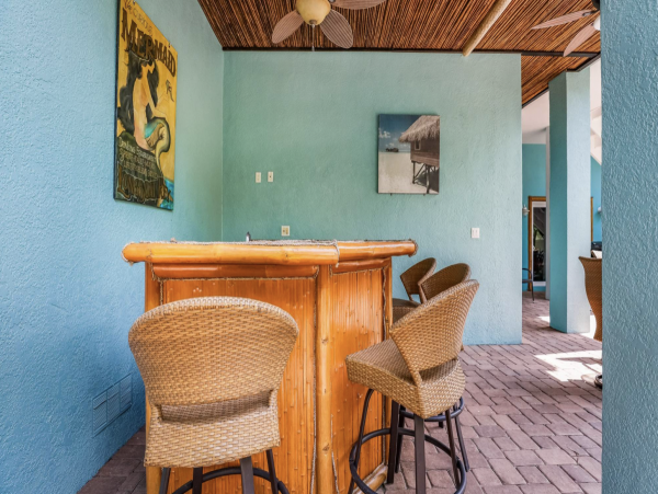 Expansive Beach Home - Casual Luxury - Steps to the Beach